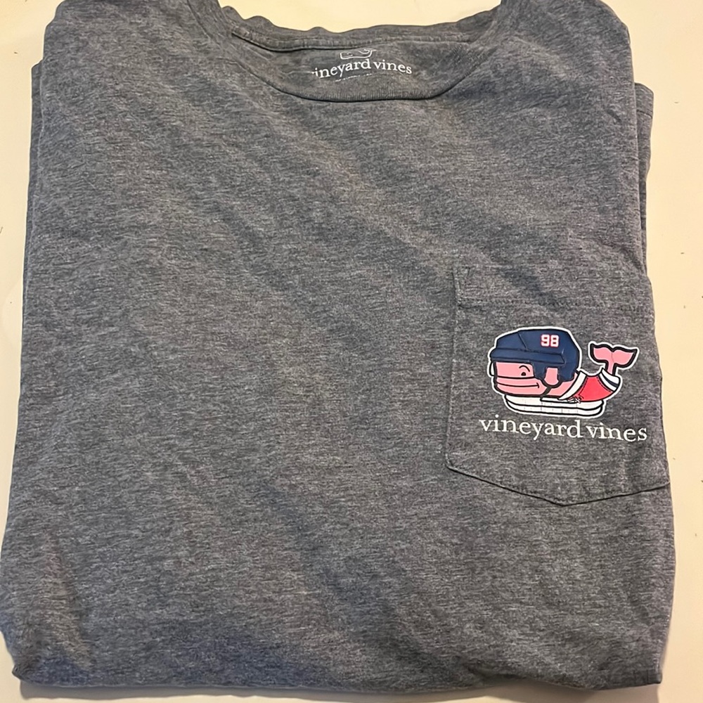 Vineyard vines long sleeves T-shirt’s hockey whale. Sz medium- gray 🏒🥅